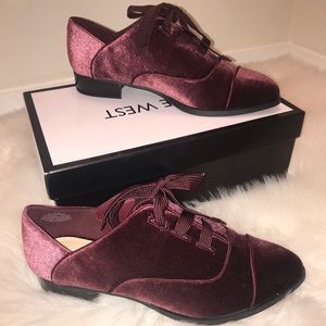 Never Worn!! Nine West Not Quite Oxfords Velvet